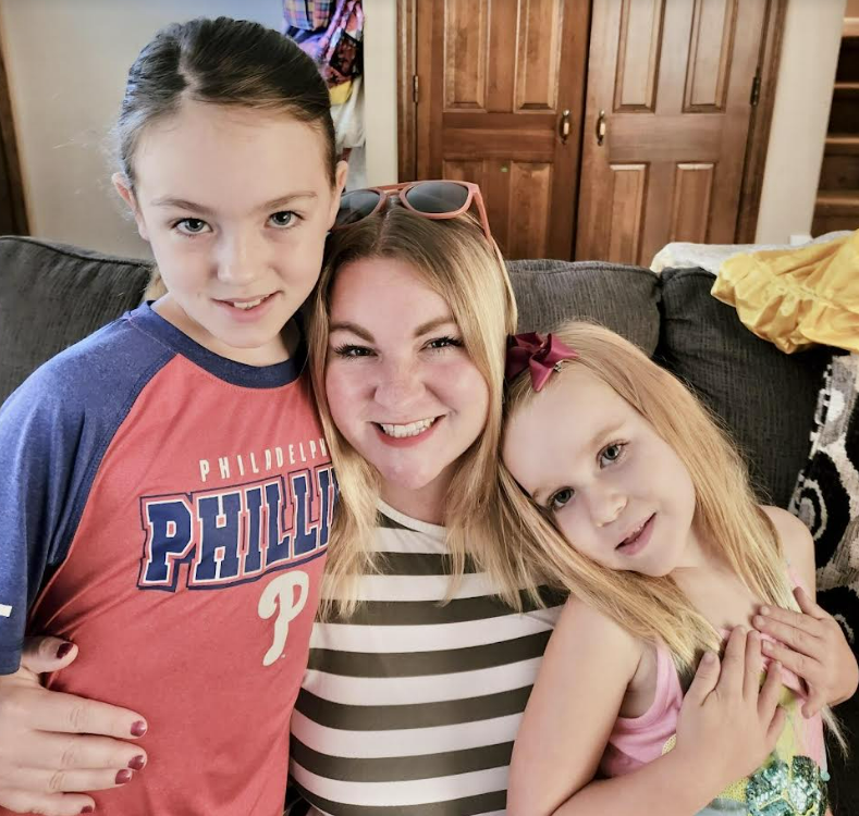 A group of children posing for a photoDescription automatically generated with medium confidence